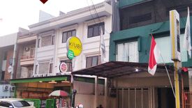 Komersial dijual dengan  di Tanjung Duren Selatan, Jakarta
