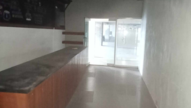 Office for rent in Bungad, Metro Manila near MRT-3 North Avenue