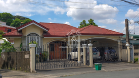 5 Bedroom House for sale in Blue Ridge B, Metro Manila