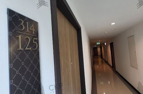 1 Bedroom Condo for sale in Metro Luxe Rama 4, Khlong Toei, Bangkok near BTS Ekkamai