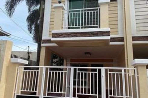 3 Bedroom Townhouse for rent in Pulang Lupa Uno, Metro Manila