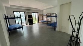 28 Bedroom Apartment for rent in Poblacion, Metro Manila