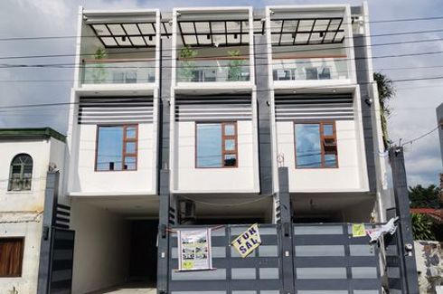 House for sale in Marilag, Metro Manila near LRT-2 Katipunan