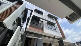 3 Bedroom House for sale in Bahay Toro, Metro Manila near LRT-1 Roosevelt