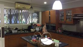 6 Bedroom House for rent in Dasmariñas North, Metro Manila near MRT-3 Magallanes