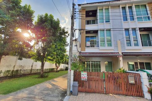 3 Bedroom Townhouse for sale in Baan Klang Muang Sathorn-Taksin 2, Bang Kho, Bangkok near BTS Wutthakat