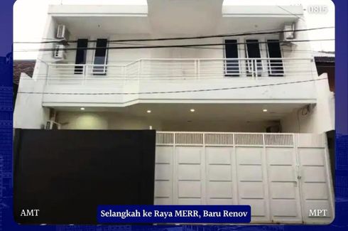 Rumah dijual dengan 5 kamar tidur di Nginden Jangkungan, Jawa Timur
