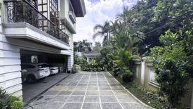 5 Bedroom House for sale in LOYOLA GRAND VILLAS, Ramon Magsaysay, Metro Manila near LRT-1 Roosevelt