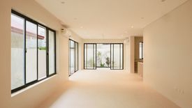 4 Bedroom House for sale in Talon Dos, Metro Manila