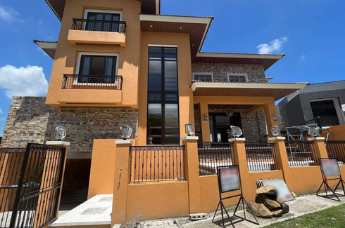 6 Bedroom House for sale in Poblacion, Metro Manila