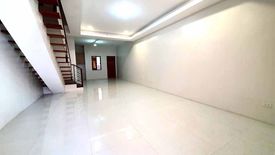 4 Bedroom Townhouse for sale in Central, Metro Manila