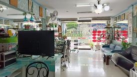 6 Bedroom Commercial for sale in Dokmai, Bangkok