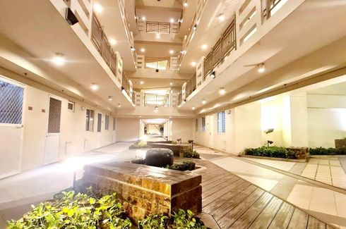 11 Bedroom Condo for sale in Zinnia Towers, Katipunan, Metro Manila near LRT-1 Roosevelt