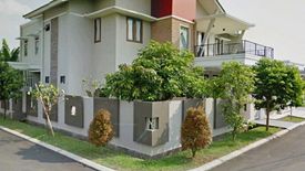 Rumah dijual dengan 6 kamar tidur di Benda Baru, Banten