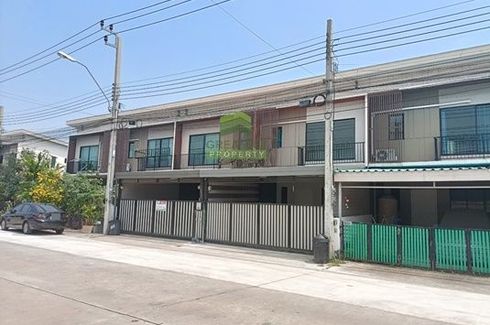 3 Bedroom Townhouse for sale in Dokmai, Bangkok