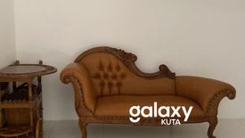 Rumah dijual dengan 4 kamar tidur di Dauh Puri, Bali