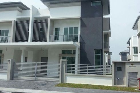 4 Bedroom House for sale in Rawang, Selangor