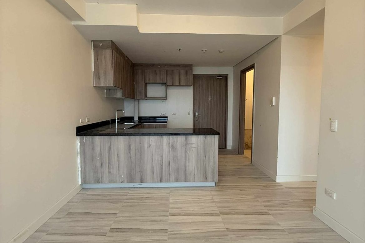 RFO Below Current Value Maven Tower 3BR in Capitol Commons with Subway Station Access - RUSH SALE!