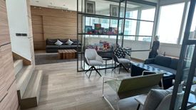 3 Bedroom Condo for sale in Khlong Toei, Bangkok near BTS Phrom Phong