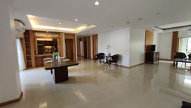 3 Bedroom Apartment for rent in Thung Maha Mek, Bangkok near MRT Lumpini