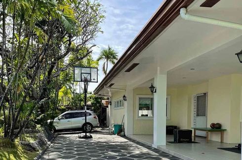 5 Bedroom House for sale in Dasmariñas North, Metro Manila near MRT-3 Ayala