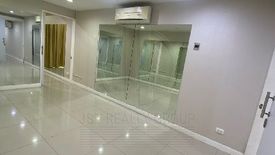 Commercial for sale in Khlong Tan Nuea, Bangkok