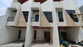 Rumah dijual dengan 2 kamar tidur di Pulo Gadung, Jakarta