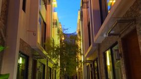 5 Bedroom Townhouse for sale in Little Baguio, Metro Manila