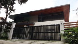 5 Bedroom House for sale in Loyola Heights, Metro Manila near LRT-2 Katipunan