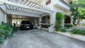 6 Bedroom House for sale in Moonwalk, Metro Manila