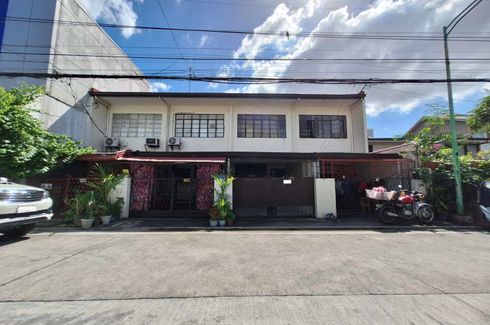 8 Bedroom Townhouse for sale in Urdaneta, Metro Manila near MRT-3 Ayala