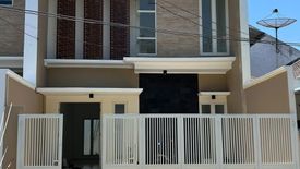Rumah dijual dengan 5 kamar tidur di Kenjeran, Jawa Timur