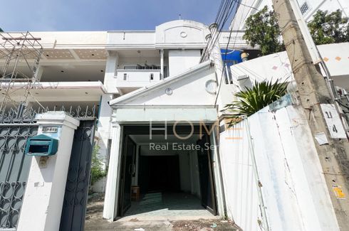 4 Bedroom Townhouse for sale in Bang Chak, Bangkok near BTS Bang Chak