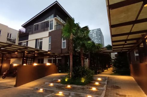 3 Bedroom Townhouse for rent in South Triangle, Metro Manila near MRT-3 Quezon Avenue