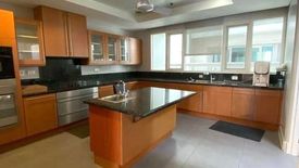 3 Bedroom Condo for sale in Urdaneta, Metro Manila near MRT-3 Buendia