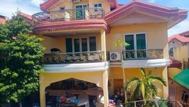 9 Bedroom House for sale in Moonwalk, Metro Manila