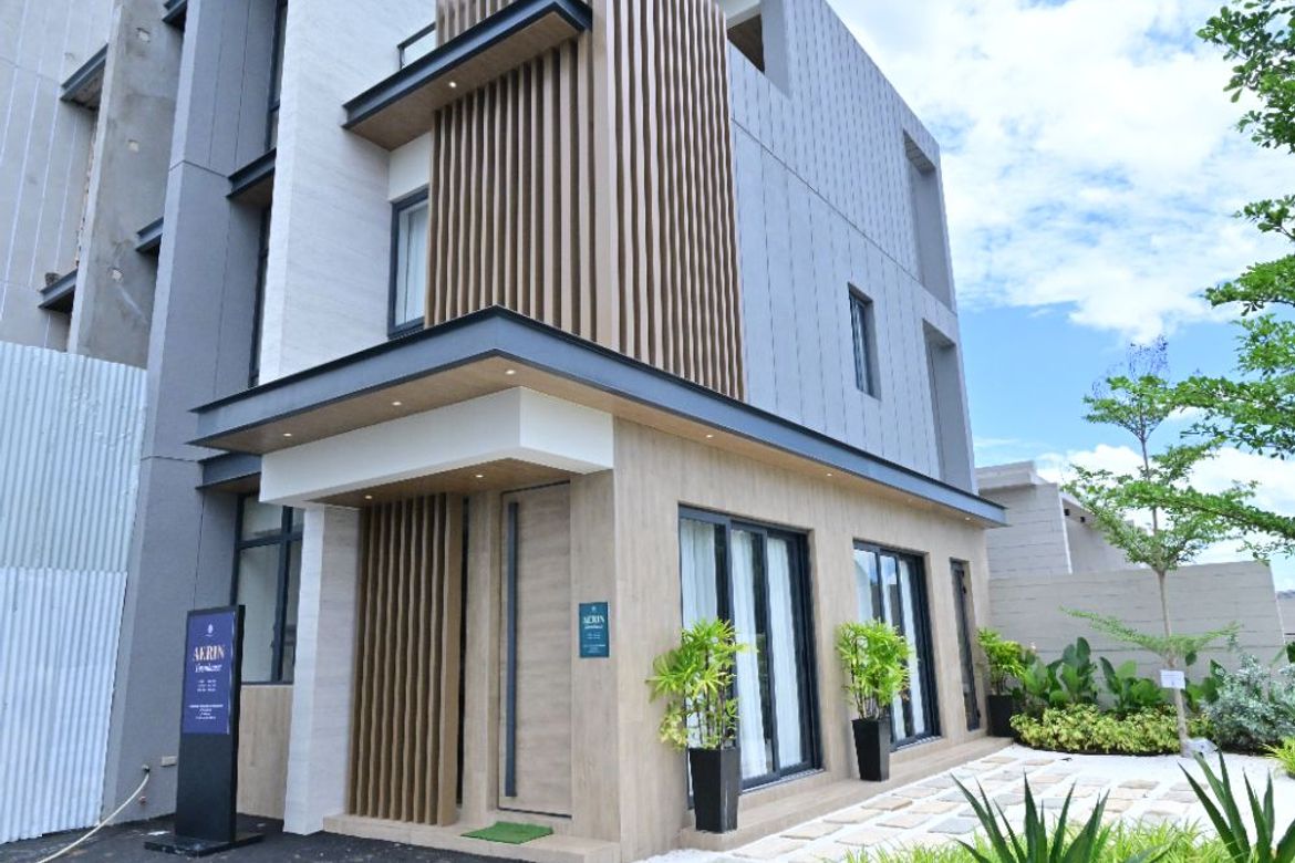 House And lot For Sale In Quezon City Near UP Town Center