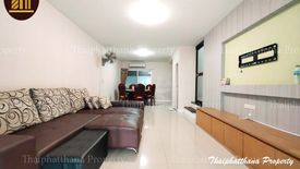 3 Bedroom Townhouse for sale in Hua Mak, Bangkok