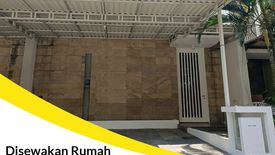 Rumah disewa dengan 3 kamar tidur di Babatan, Jawa Timur