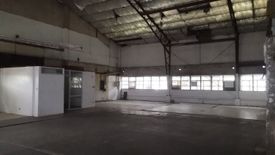 Warehouse / Factory for rent in Urdaneta, Metro Manila near MRT-3 Ayala