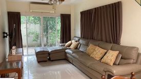 3 Bedroom House for sale in Phra Khanong Nuea, Bangkok