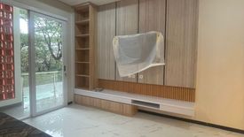 Rumah disewa dengan 4 kamar tidur di Cibatu, Jawa Barat