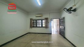 2 Bedroom Townhouse for sale in Baan Sinsap Nakron, O Ngoen, Bangkok