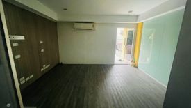 6 Bedroom Townhouse for rent in Phlapphla, Bangkok