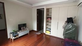 4 Bedroom House for rent in San Lorenzo, Metro Manila near MRT-3 Ayala