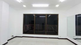 Commercial for rent in Highway Hills, Metro Manila near MRT-3 Boni