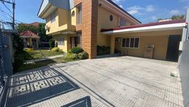 6 Bedroom House for sale in Moonwalk, Metro Manila