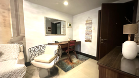 2 Bedroom Condo for sale in San Lorenzo, Metro Manila