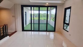 4 Bedroom House for sale in Western Bicutan, Metro Manila