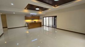 5 Bedroom House for sale in Moonwalk, Metro Manila